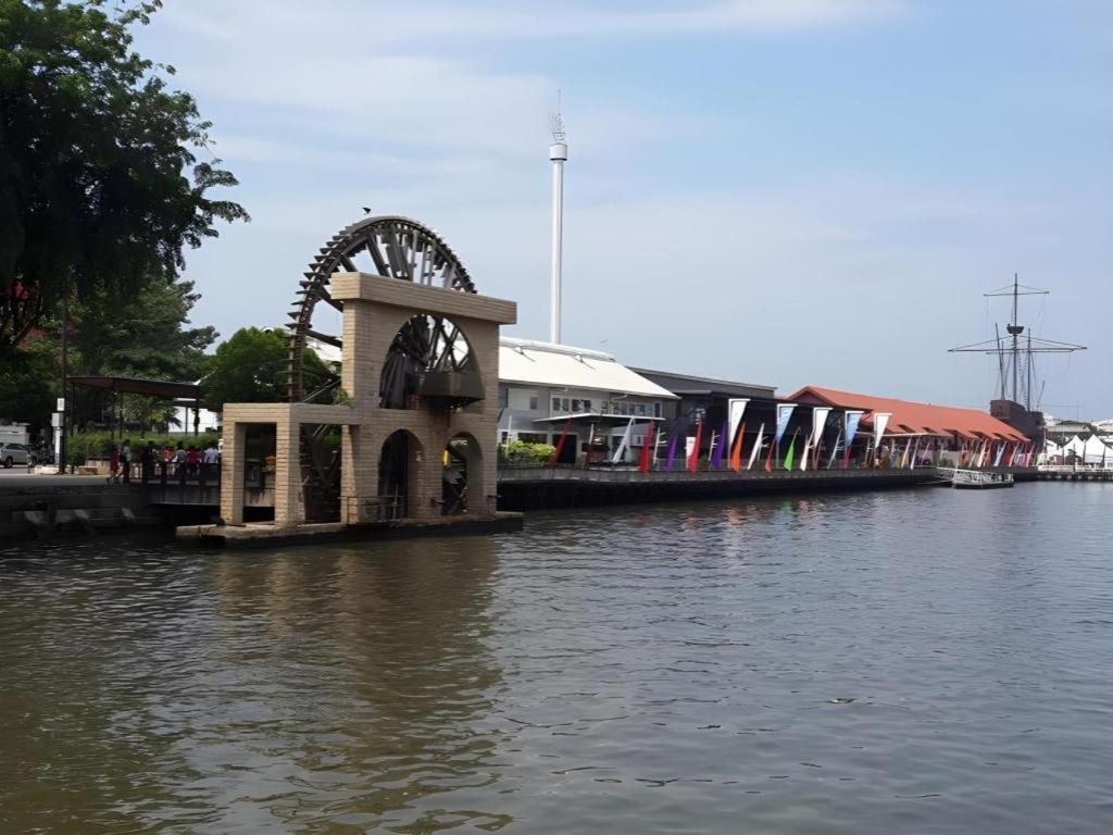 Quayside Hotel Malacca Eksteriør billede